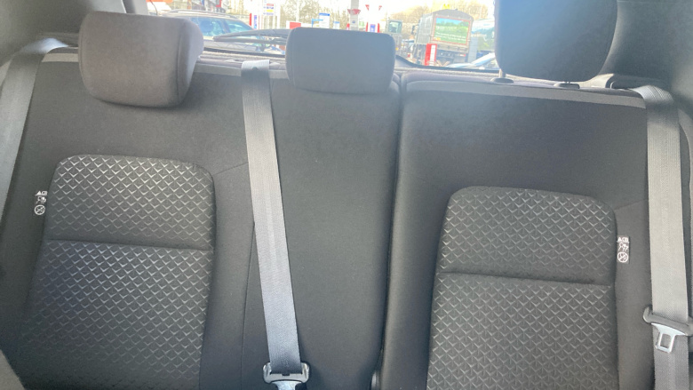 Nissan Juke 1.0 DiG-T N-Connecta 5dr Petrol Hatchback